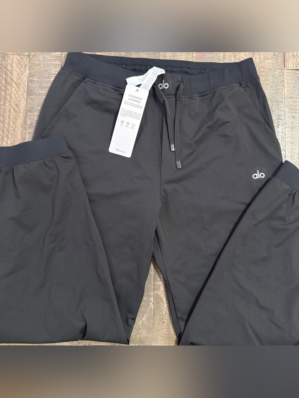 ALO Yoga Men’s Black Jogger Pants